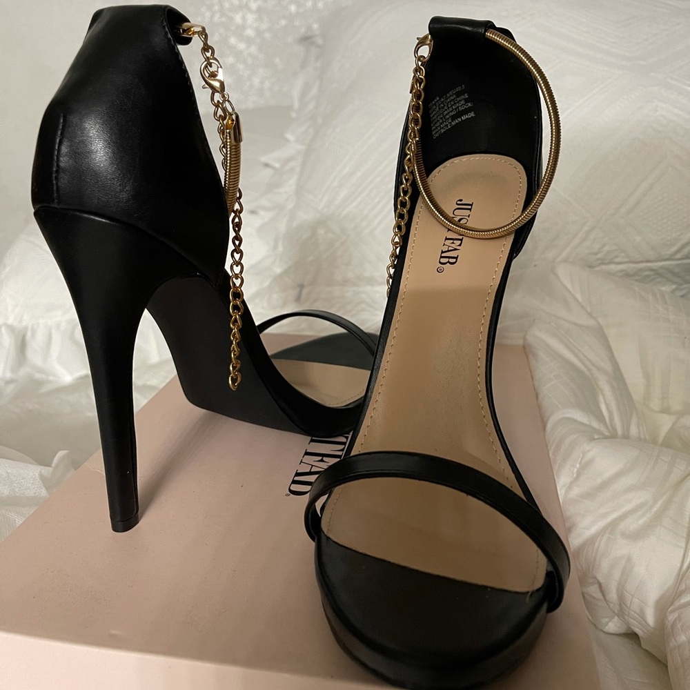 Black high Heels size 10